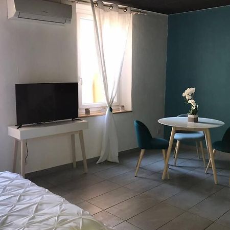 Studio Cocooning A 50 M Du Port, Classe 1 Etoile Cassis Luaran gambar