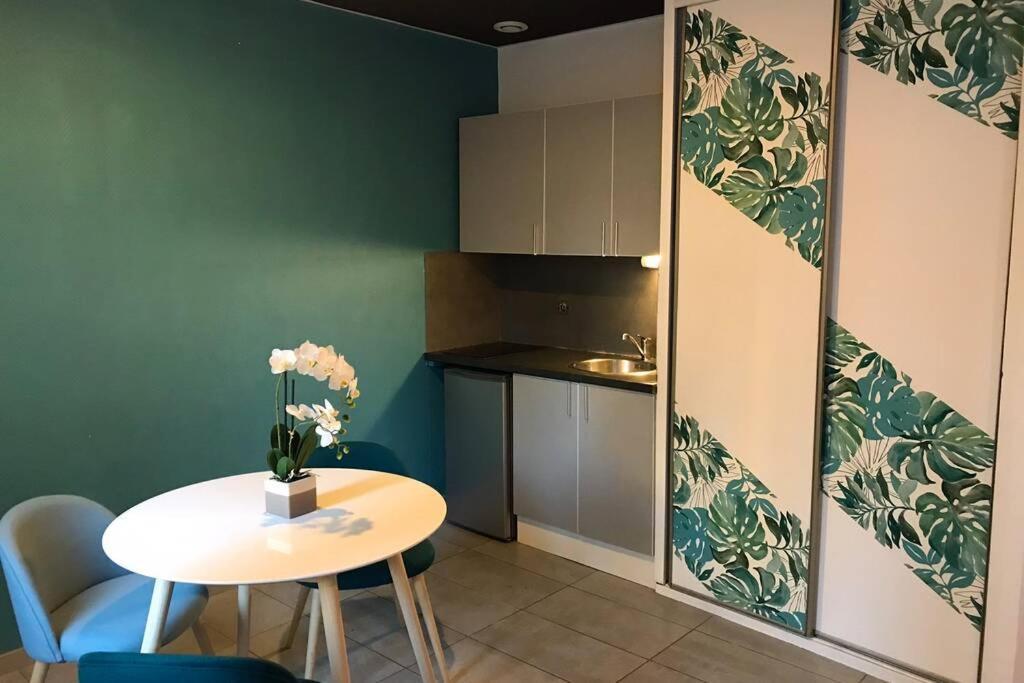 Studio Cocooning A 50 M Du Port, Classe 1 Etoile Cassis Luaran gambar