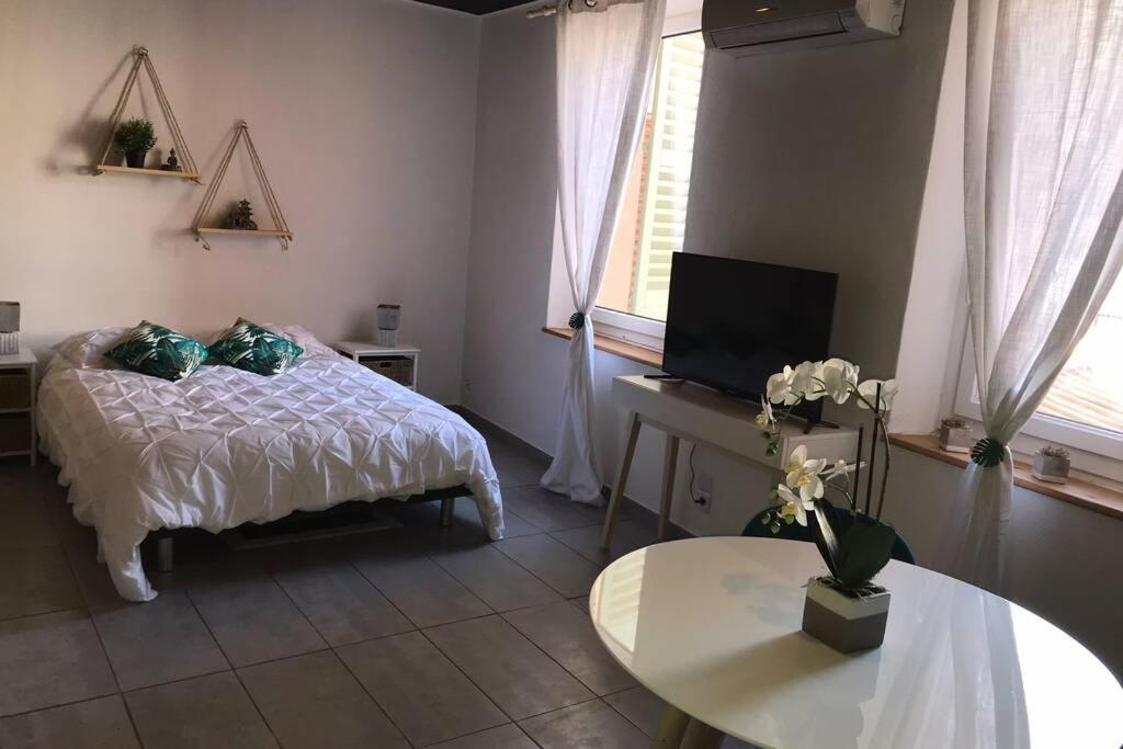 Studio Cocooning A 50 M Du Port, Classe 1 Etoile Cassis Luaran gambar