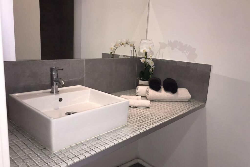 Studio Cocooning A 50 M Du Port, Classe 1 Etoile Cassis Luaran gambar